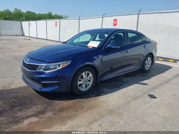 5XXGT4L31JG183668 2018 KIA OPTIMA - Image 2