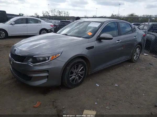 5XXGT4L31JG185999 2018 KIA OPTIMA - Image 2