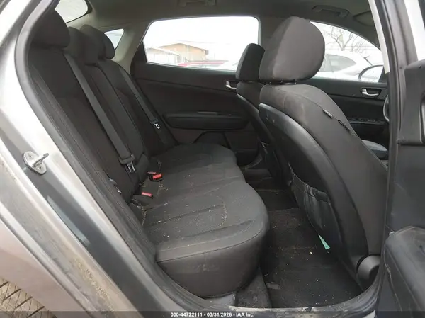 5XXGT4L31JG185999 2018 KIA OPTIMA - Image 8