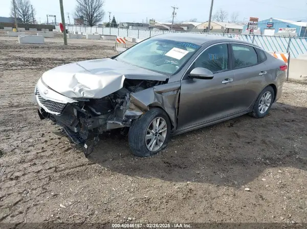 5XXGT4L31JG186022 2018 KIA OPTIMA - Image 2