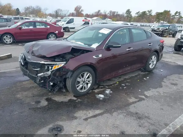 5XXGT4L31JG186280 2018 KIA OPTIMA - Image 2