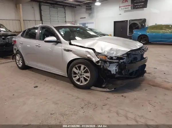5XXGT4L31JG188143 2018 KIA OPTIMA - Image 1