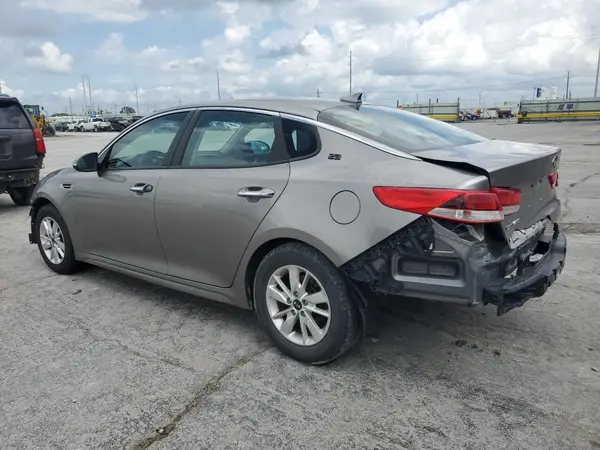 5XXGT4L31JG188255 2018 KIA OPTIMA - Image 2