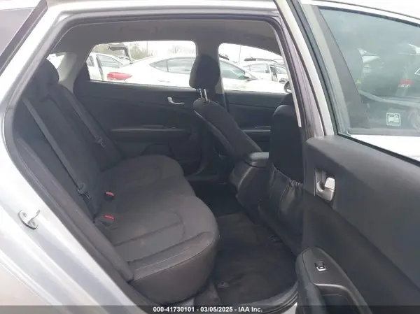 5XXGT4L31JG192564 2018 KIA OPTIMA - Image 8