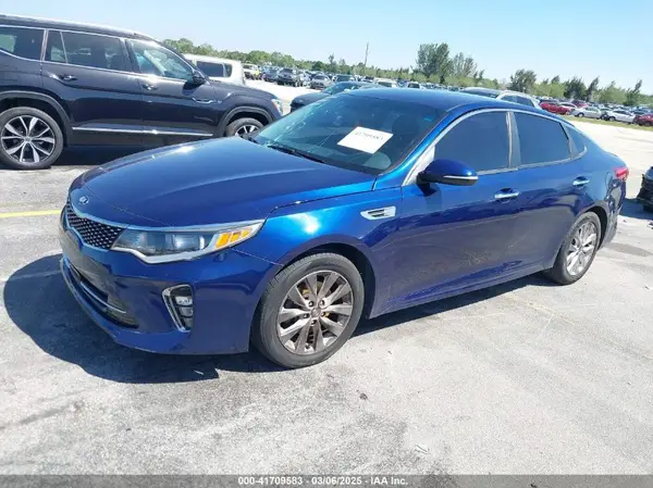 5XXGT4L31JG193861 2018 KIA OPTIMA - Image 2
