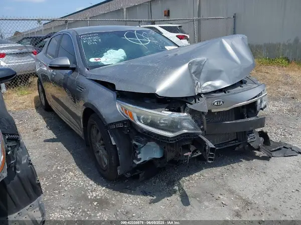5XXGT4L31JG194203 2018 KIA OPTIMA - Image 1