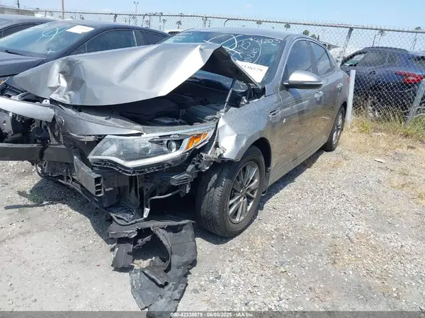 5XXGT4L31JG194203 2018 KIA OPTIMA - Image 2
