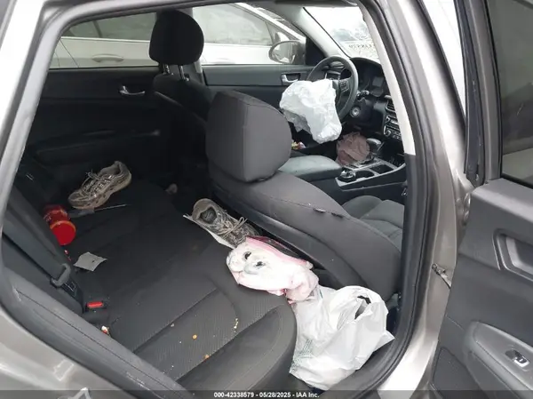 5XXGT4L31JG194203 2018 KIA OPTIMA - Image 8