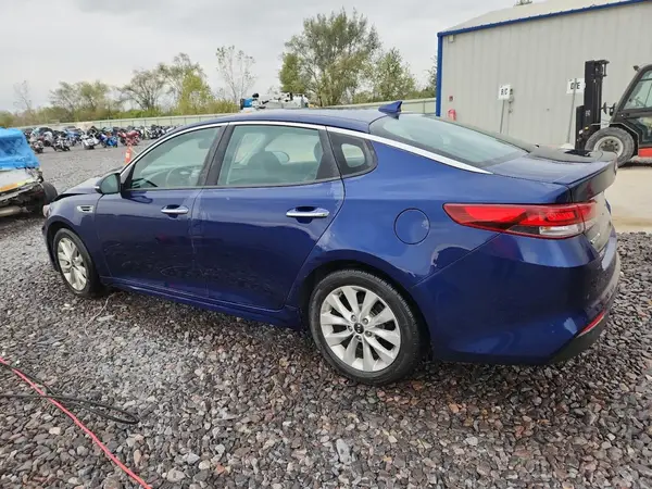 5XXGT4L31JG194654 2018 KIA OPTIMA - Image 2