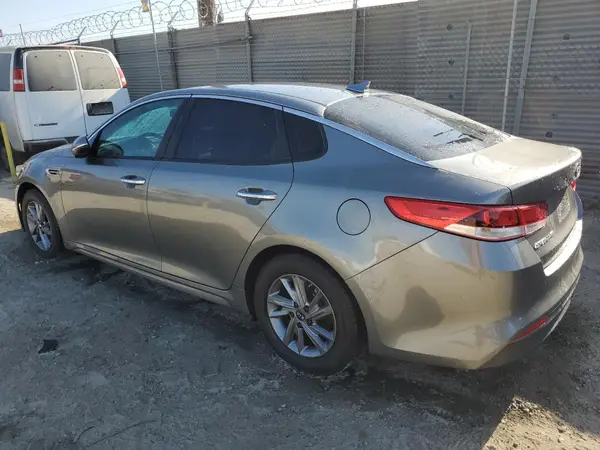 5XXGT4L31JG195836 2018 KIA OPTIMA - Image 2