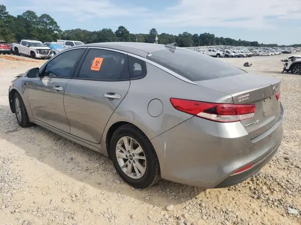 5XXGT4L31JG196128 2018 KIA OPTIMA - Image 2