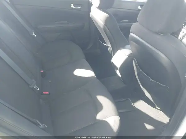 5XXGT4L31JG196615 2018 KIA OPTIMA - Image 8