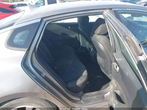 5XXGT4L31JG197408 2018 KIA OPTIMA - Image 8