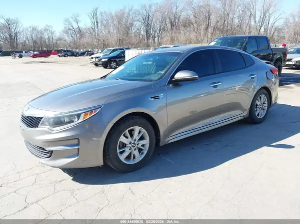 5XXGT4L31JG204762 2018 KIA OPTIMA - Image 2
