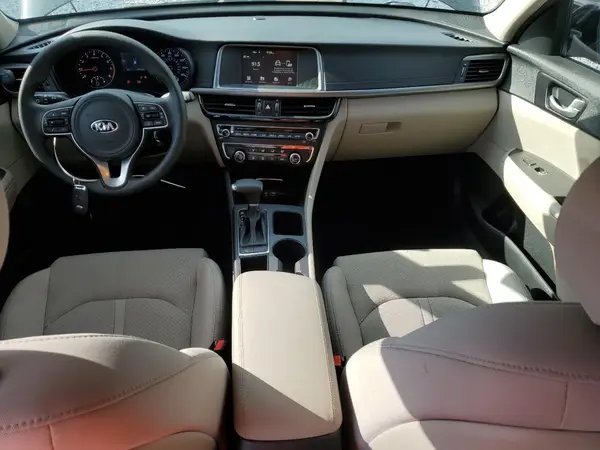 5XXGT4L31JG205829 2018 KIA OPTIMA - Image 8