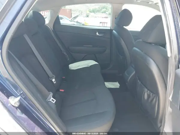 5XXGT4L31JG208200 2018 KIA OPTIMA - Image 8