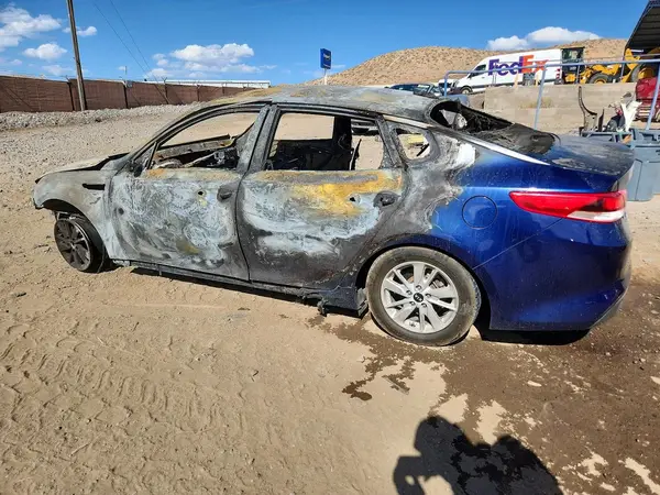 5XXGT4L31JG208214 2018 KIA OPTIMA - Image 2
