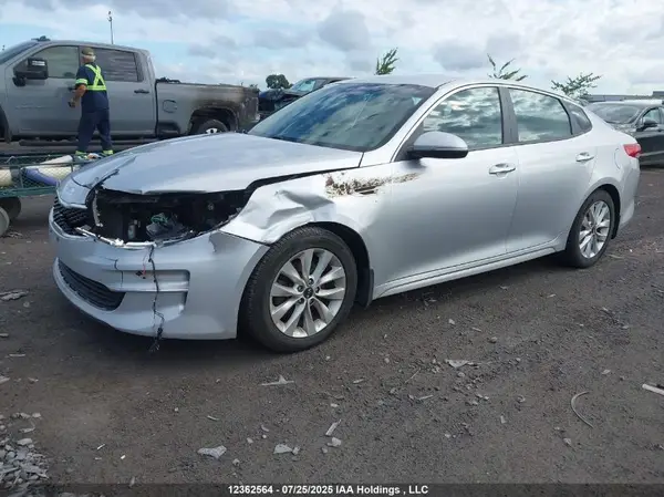 5XXGT4L31JG211503 2018 KIA OPTIMA - Image 2
