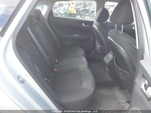 5XXGT4L31JG211503 2018 KIA OPTIMA - Image 8