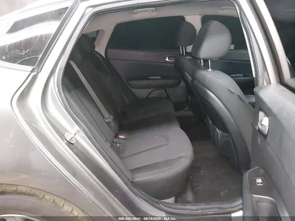 5XXGT4L31JG212117 2018 KIA OPTIMA - Image 8
