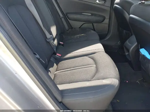 5XXGT4L31JG216426 2018 KIA OPTIMA - Image 8
