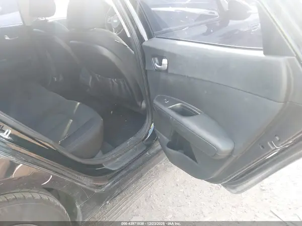 5XXGT4L31JG217723 2018 KIA OPTIMA - Image 8