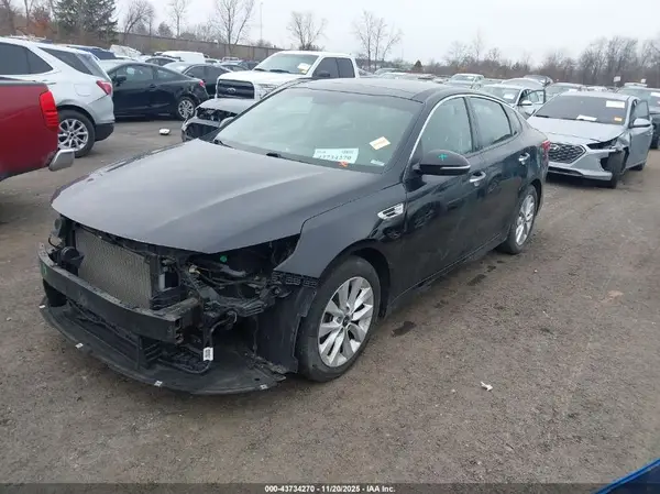 5XXGT4L31JG217995 2018 KIA OPTIMA - Image 2