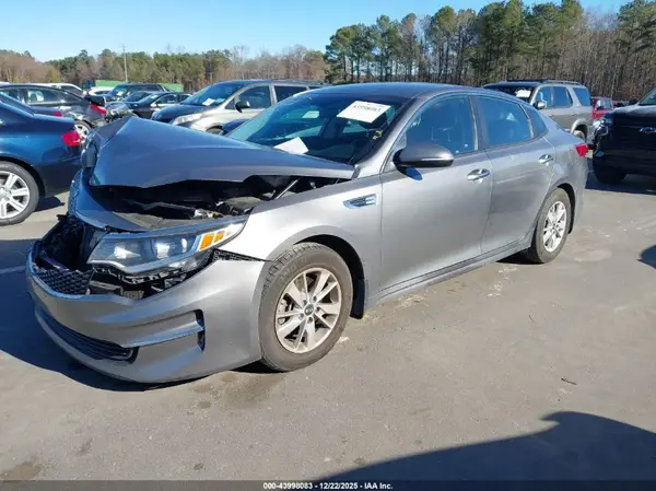 5XXGT4L31JG220802 2018 KIA OPTIMA - Image 2