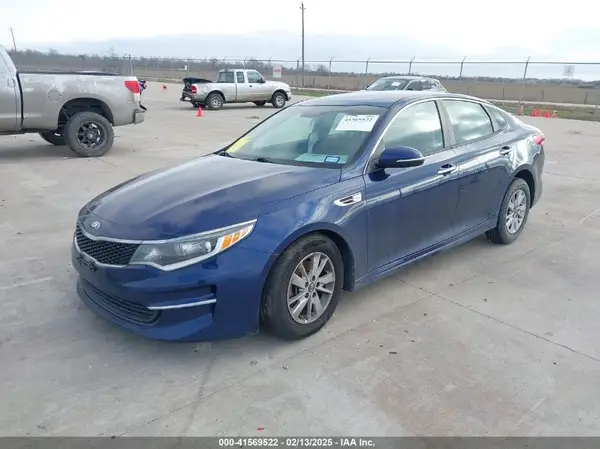 5XXGT4L31JG223568 2018 KIA OPTIMA - Image 2