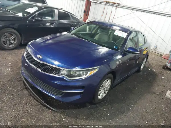 5XXGT4L31JG224302 2018 KIA OPTIMA - Image 2
