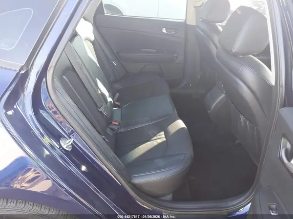 5XXGT4L31JG224719 2018 KIA OPTIMA - Image 8
