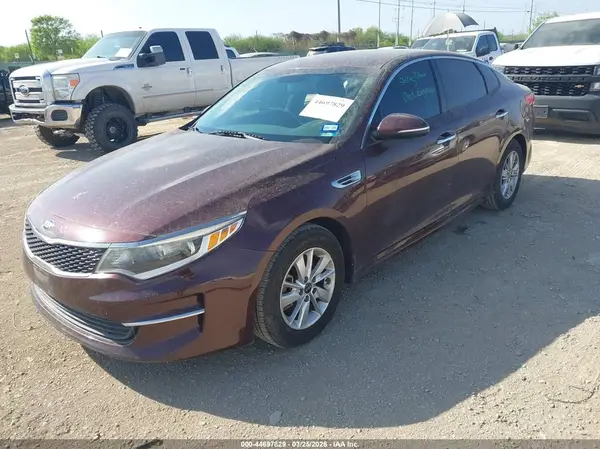 5XXGT4L31JG227197 2018 KIA OPTIMA - Image 2
