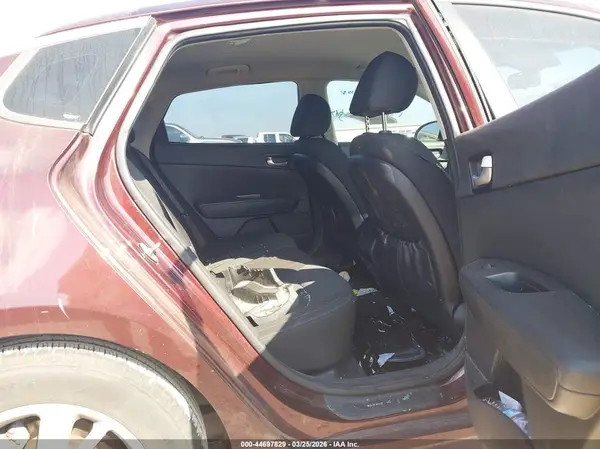 5XXGT4L31JG227197 2018 KIA OPTIMA - Image 8