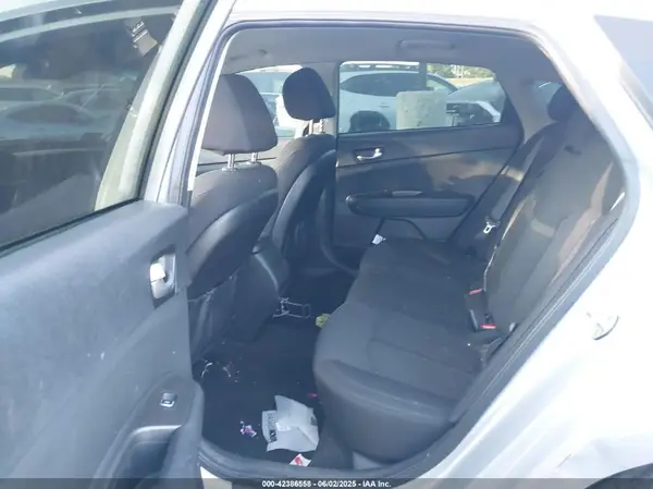 5XXGT4L31JG227748 2018 KIA OPTIMA - Image 8
