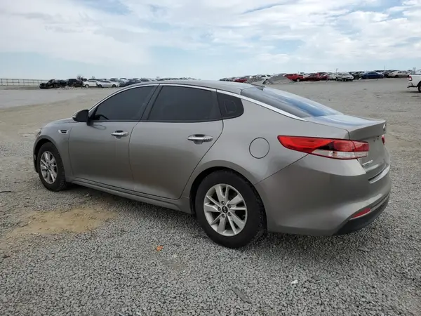 5XXGT4L31JG228611 2018 KIA OPTIMA - Image 2