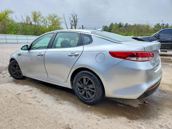 5XXGT4L31JG228978 2018 KIA OPTIMA - Image 2