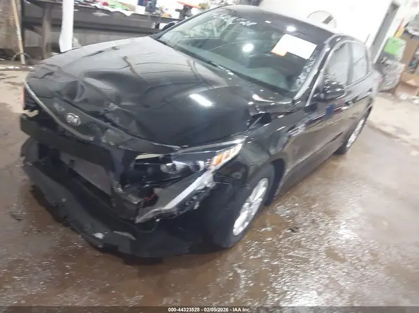 5XXGT4L31JG229242 2018 KIA OPTIMA - Image 2