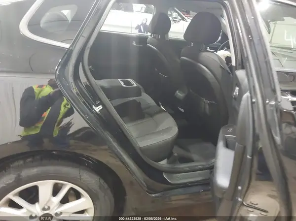 5XXGT4L31JG229242 2018 KIA OPTIMA - Image 8