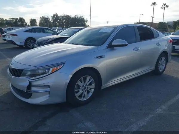 5XXGT4L31JG232237 2018 KIA OPTIMA - Image 2