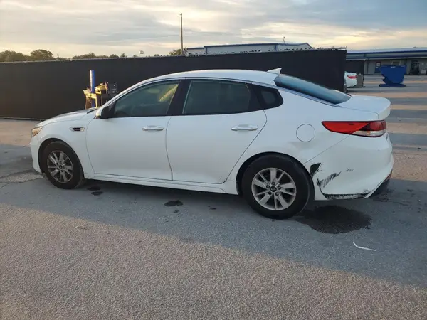 5XXGT4L31JG233436 2018 KIA OPTIMA - Image 2