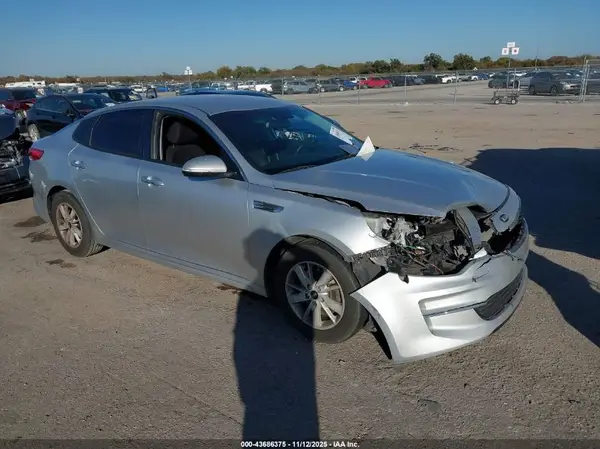 5XXGT4L31JG233677 2018 KIA OPTIMA - Image 1