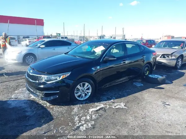 5XXGT4L31JG234683 2018 KIA OPTIMA - Image 2