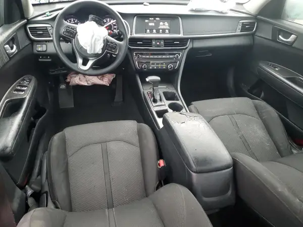 5XXGT4L31JG235039 2018 KIA OPTIMA - Image 8