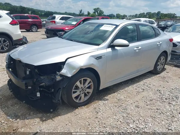 5XXGT4L31JG235252 2018 KIA OPTIMA - Image 2