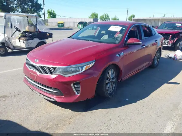 5XXGT4L31JG235929 2018 KIA OPTIMA - Image 2