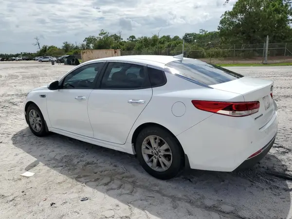 5XXGT4L31JG236255 2018 KIA OPTIMA - Image 2