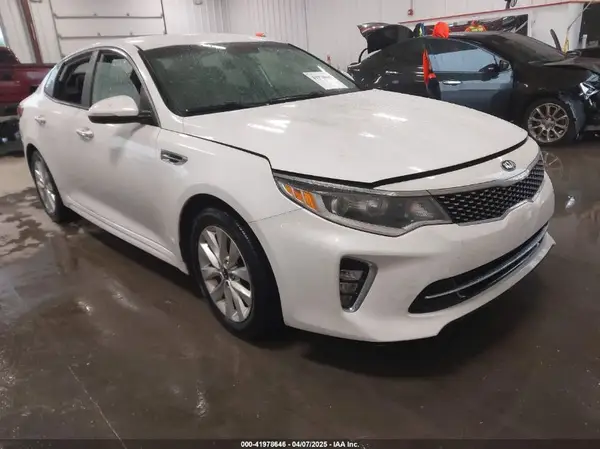 5XXGT4L31JG238006 2018 KIA OPTIMA - Image 1