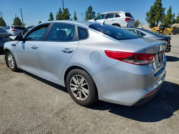 5XXGT4L31JG238782 2018 KIA OPTIMA - Image 2