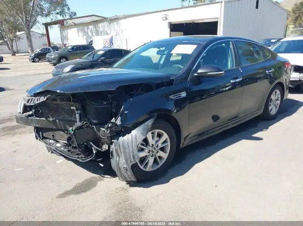 5XXGT4L31JG239754 2018 KIA OPTIMA - Image 2