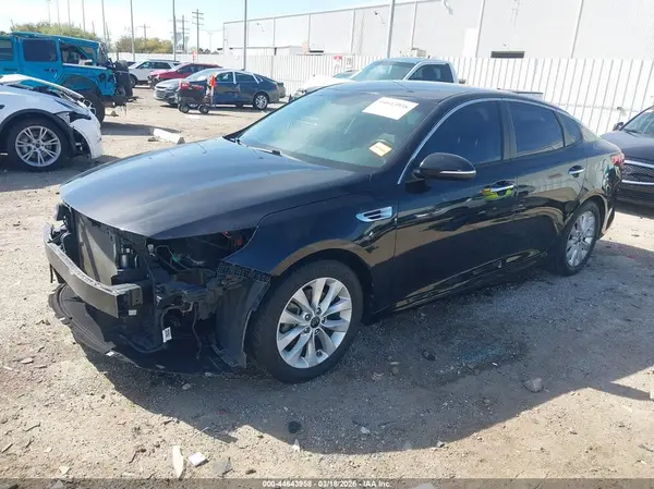 5XXGT4L31JG239964 2018 KIA OPTIMA - Image 2